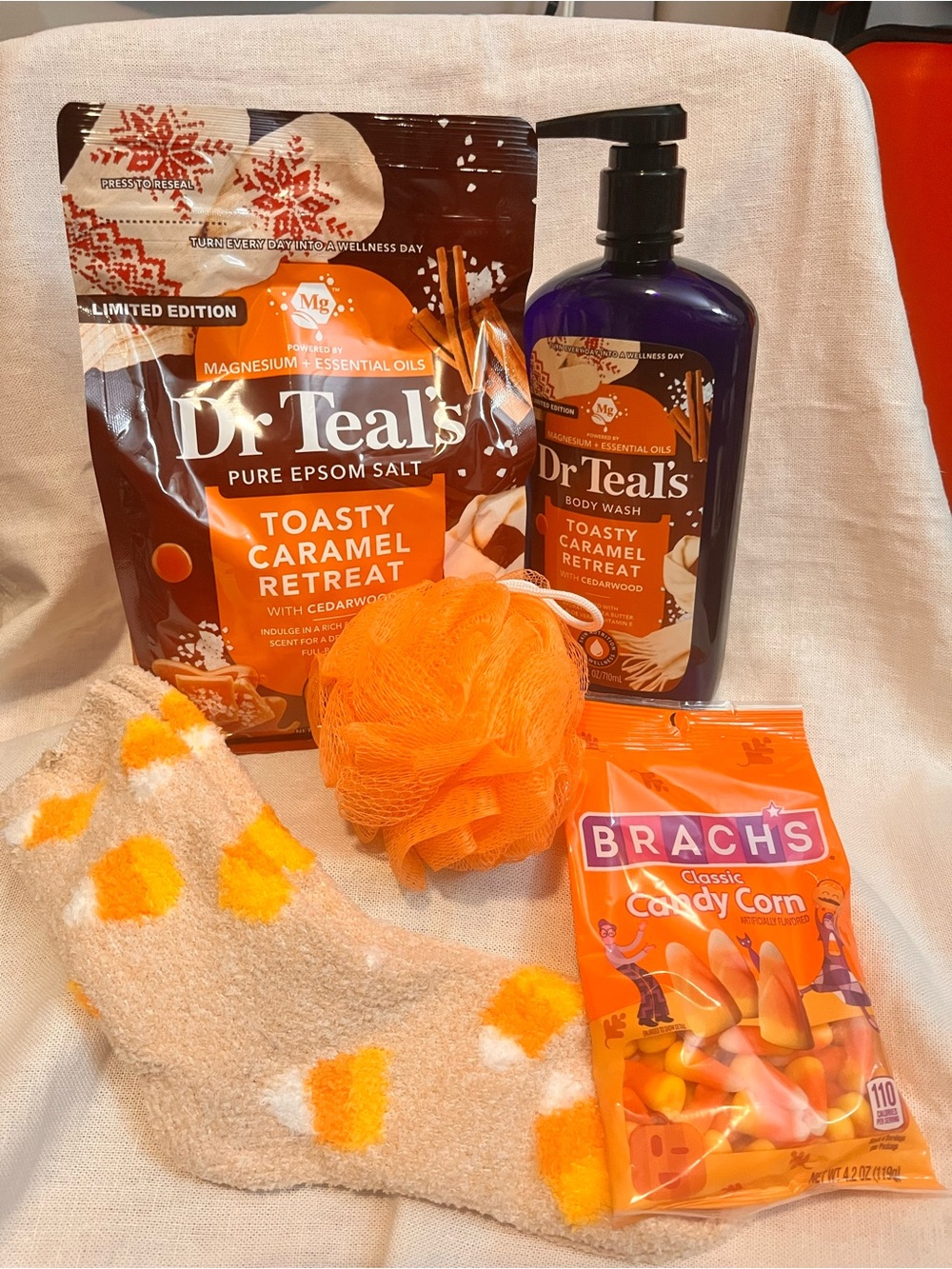 Dr. Teals Toasty Caramel Retreat Body Wash & Epsom Salt Bundle